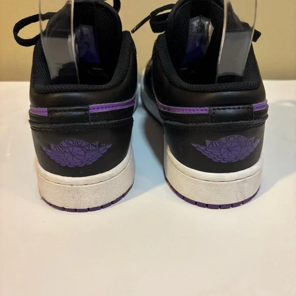 Air Jordan 1 Low Purple Venom/Black Boys Size 4.5 - Picture 6 of 9